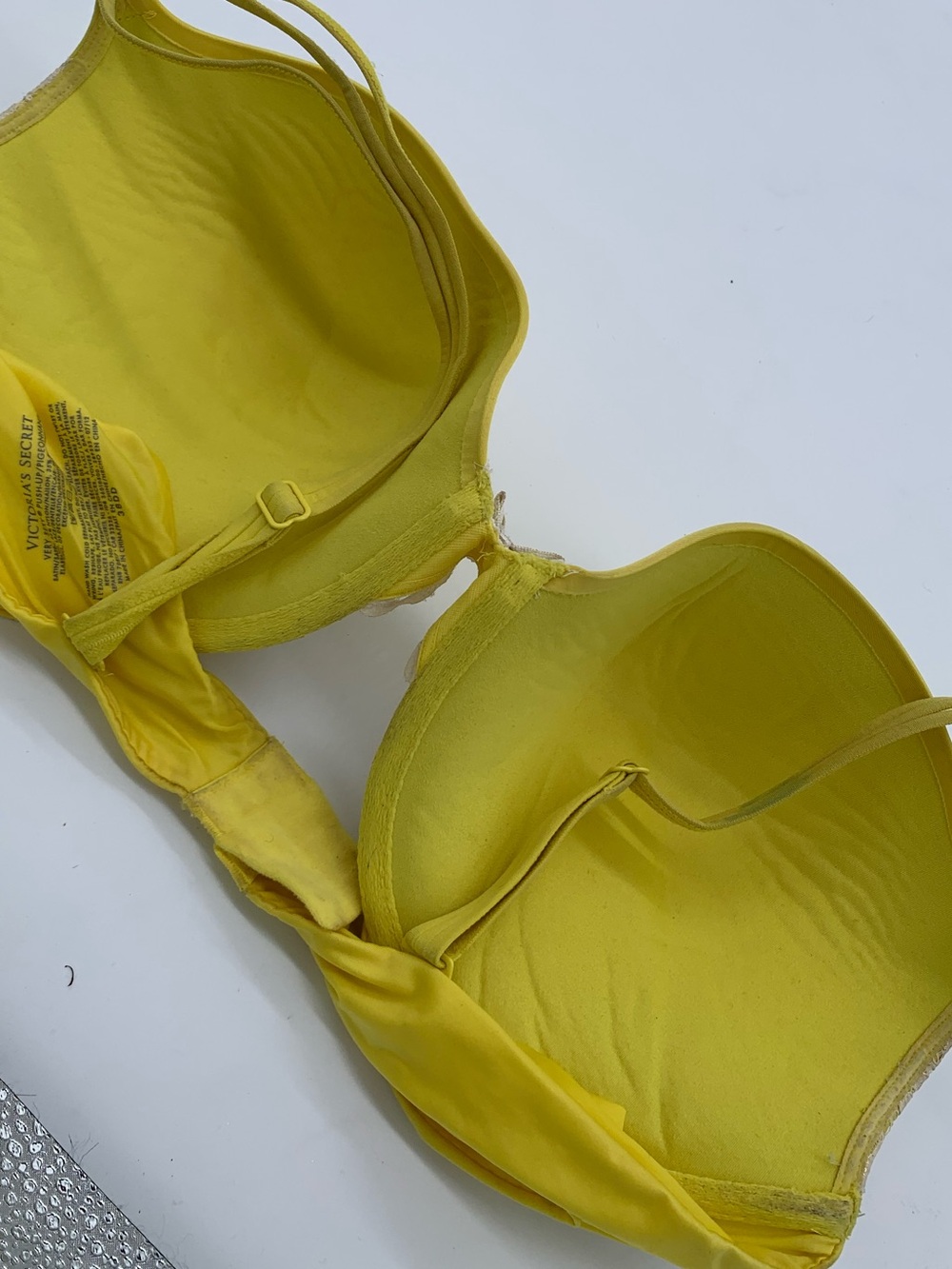 Victoria's Secret Yellow Lace-Trim Push-Up Bra 38DD - Picture 4 of 5